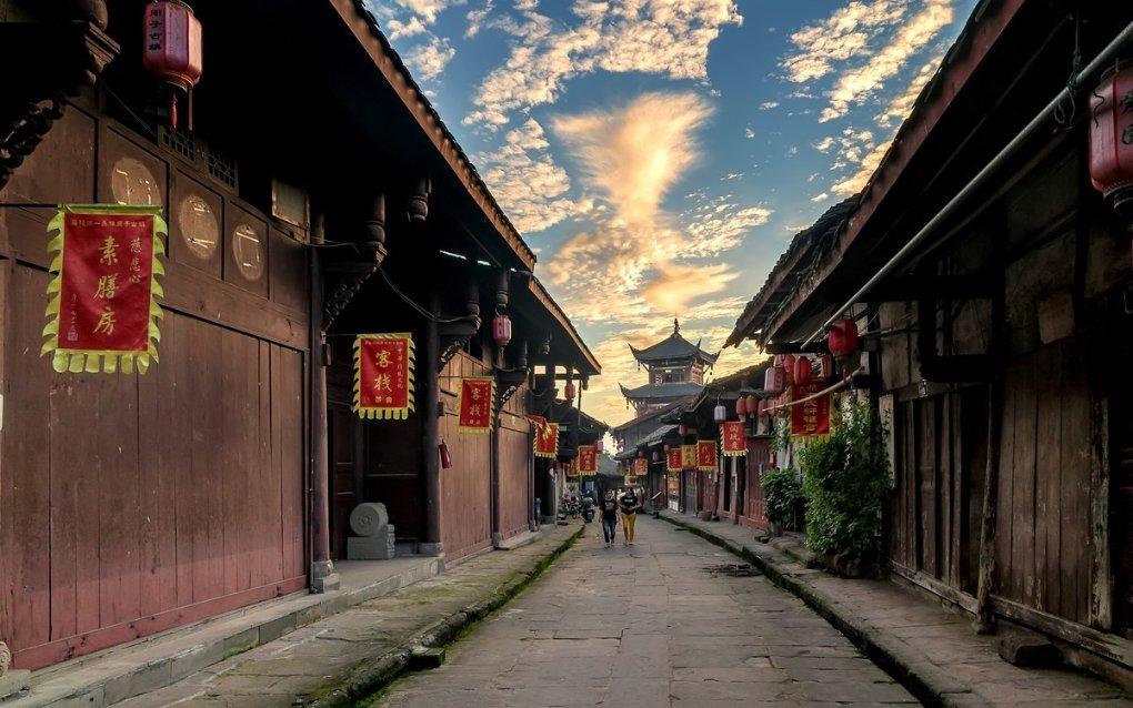 为生命让道 为礼让喝彩